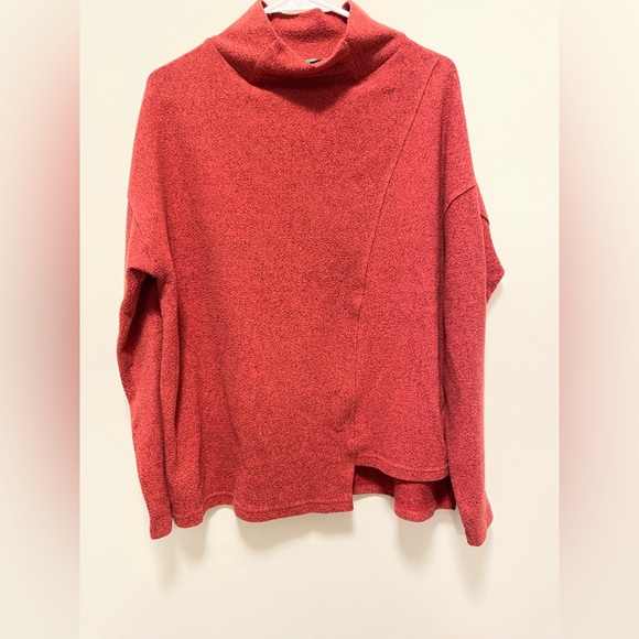 Lululemon crop Train Times So Merlot with Bennetton sweater - Picture 7 of 12